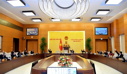 Ủy ban Thường vụ Quốc hội phê chuẩn quyết định thành lập Phòng giám...